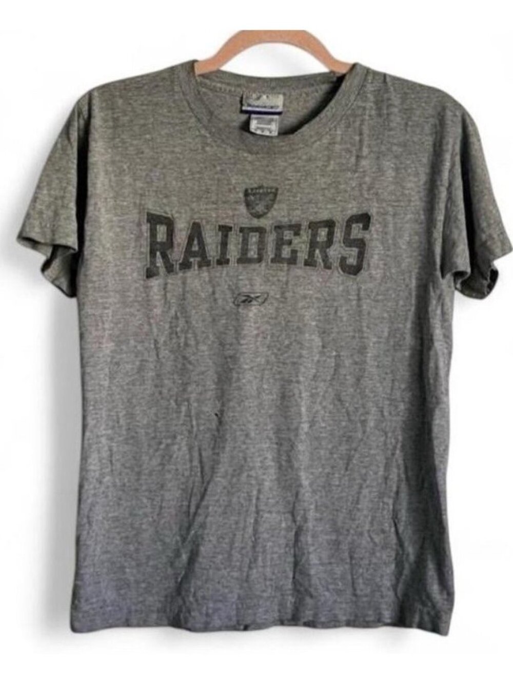 Reebok Oakland Raiders Football Tee Gray Black Faded Vintage Size M Unisex